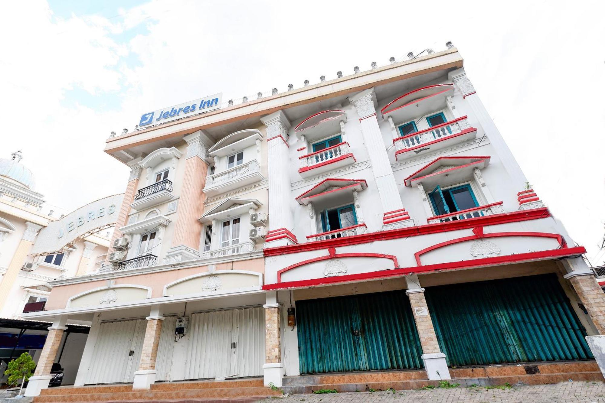 Oyo 2298 Jebres House Syariah Hotel Surakarta  Ngoại thất bức ảnh