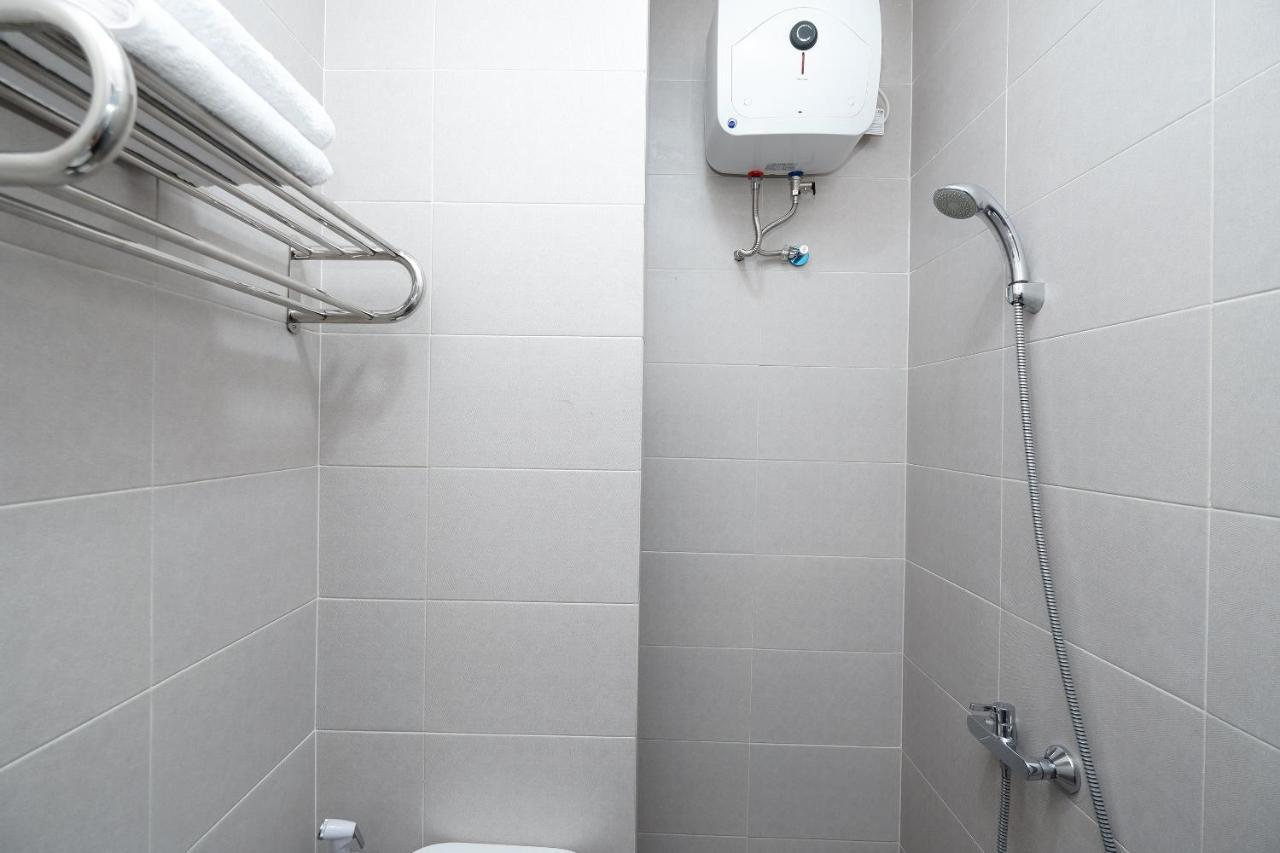 Oyo 2298 Jebres House Syariah Hotel Surakarta  Ngoại thất bức ảnh
